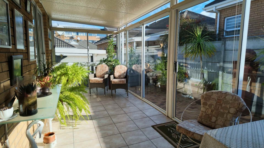 To Let 2 Bedroom Property for Rent in Oostersee Western Cape